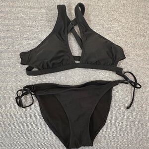 ADORE ME - BLACK BIKINI TOP